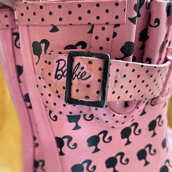 Barbie rain boots with Barbie heads in a size XS 7/8 - Picture 15 of 16